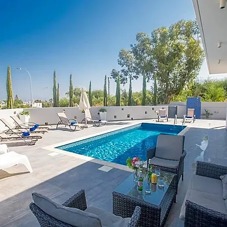 Prpo490a, Stunning 5bdr With Pool, Close To The Hotel 3*
