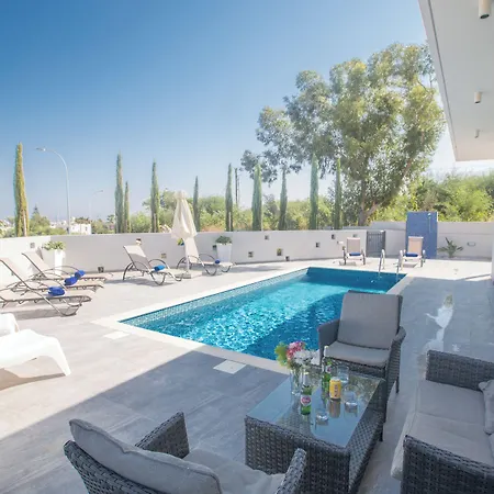 Prpo490a, Stunning 5bdr With Pool, Close To The מלון