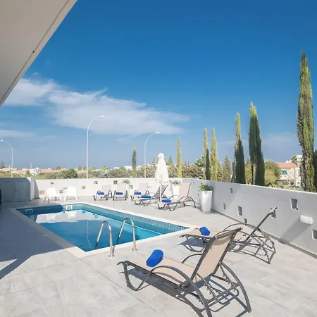 Prpo490a, Stunning 5bdr With Pool, Close To The