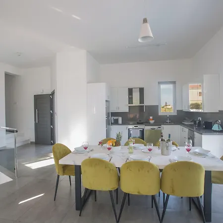 מלון Prpo490a, Stunning 5bdr With Pool, Close To The 3*